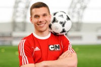 Podolski akhirnya hijrah ke Il Nerazzuri