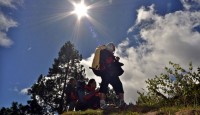 Pendaki Indonesia Kirim Sms Sebelum Gempa Guncang Nepal