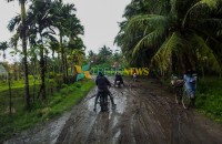 Jalan Pantai Tiram Rusak Parah, Kenyamanan Pengguna Jalan Terganggu