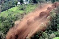 Longsor Di Lintas Sumatera, Lalu Lintas Terputus