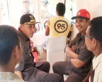 Walikota Padang Serahkan Bantuan 10 Unit Kapal Bagi Nelayan