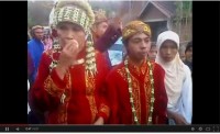 VIDEO: Heboh Seorang Nenek Menikah Dengan Anak SMA