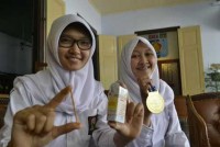 Siswi SMA ini Ciptakan Terobosan Baru Pendeteksi Boraks Berbentuk Tusuk Gigi