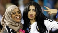Hijabers Cantik Suporter Real Madrid di Dubai Cup